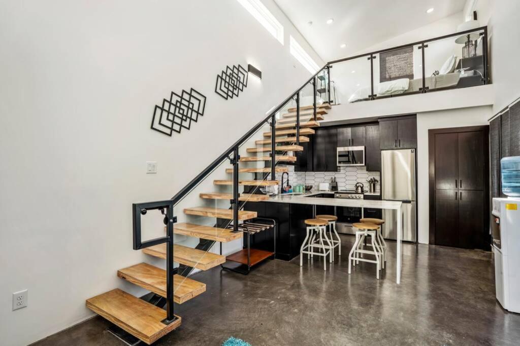 Quantum Tiny Loft At East End Revitalized Хьюстон Экстерьер фото