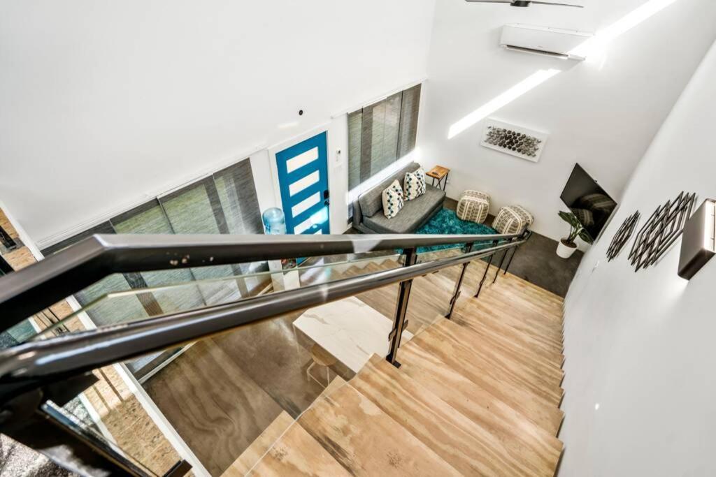 Quantum Tiny Loft At East End Revitalized Хьюстон Экстерьер фото